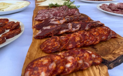 Cómo montar una tabla gourmet con jamón, lomo y chorizo ibéricos