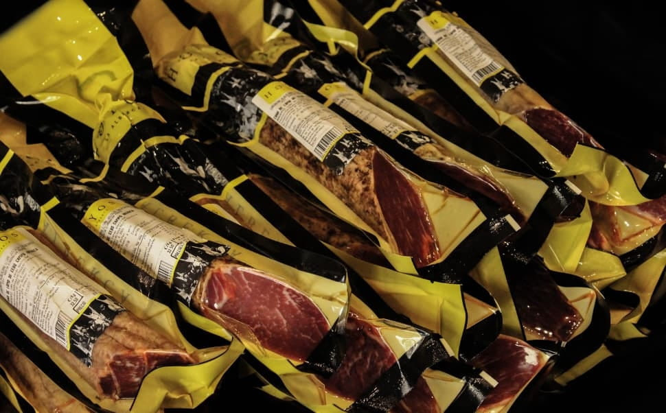 Guía de conservación: cómo conservar jamón y embutidos correctamente
